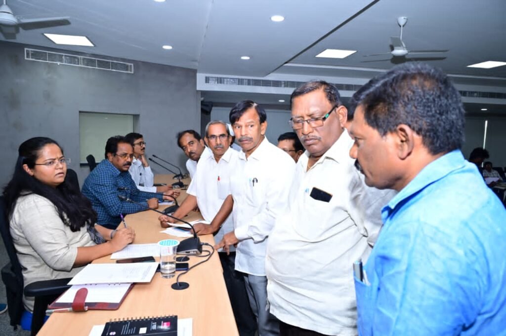 ప్రజా సమస్యల పరిష్కారమే ప్రభుత్వ ప్రాథమిక లక్ష్యం: జిల్లా కలెక్టర్ ప్రతిమా సింగ్