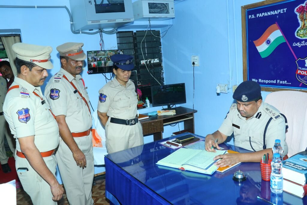 కేసుల దర్యాప్తులో నాణ్యతకు పెద్దపీట వేయాలి: జిల్లా ఎస్పీ డి.వి. శ్రీనివాసరావు
