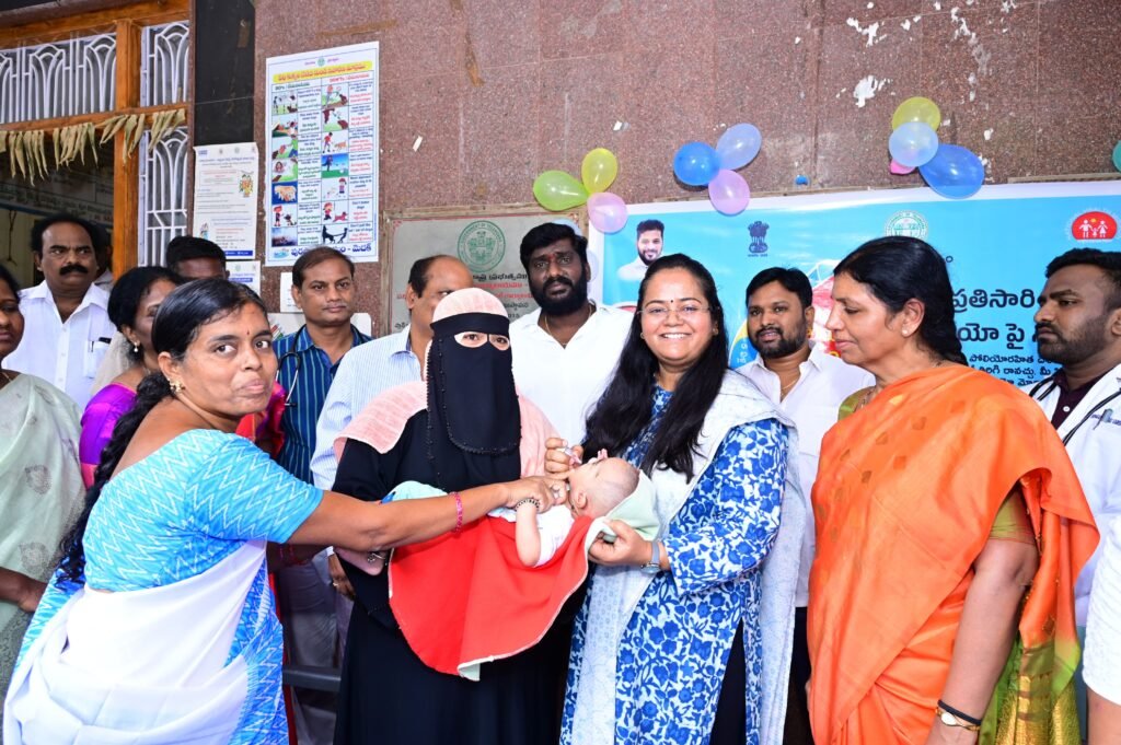 ప్రతి ఐదేళ్లలోపు చిన్నారికి తప్పనిసరిగా పోలియో చుక్కలు వేయించాలి