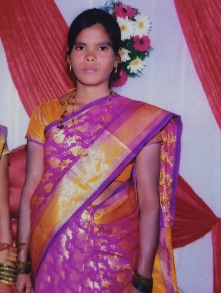 రోడ్డు ప్రమాదంలో మహిళ మృతి