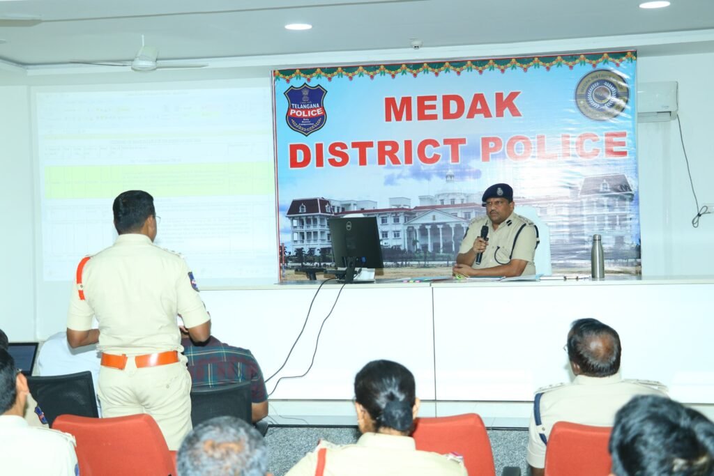 ప్రతి గ్రామంలో కమ్యూనిటీ సీసీ కెమెరాలు ఏర్పాటు చేయాలి.. ప్రతి కేసులో నాణ్యమైన దర్యాప్తుతో బాధితులకు న్యాయం చేయాలి..