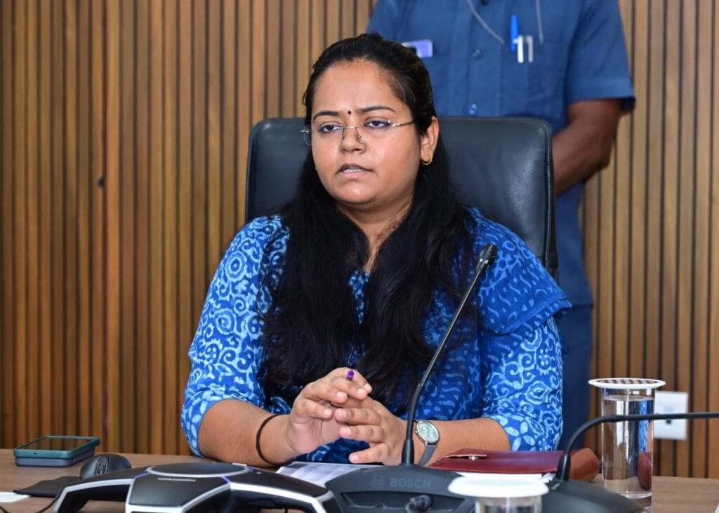 వర్షాలకు ప్రజలు అప్రమత్తంగా ఉండాలి: జిల్లా కలెక్టర్ ప్రతిమా సింగ్ సూచన