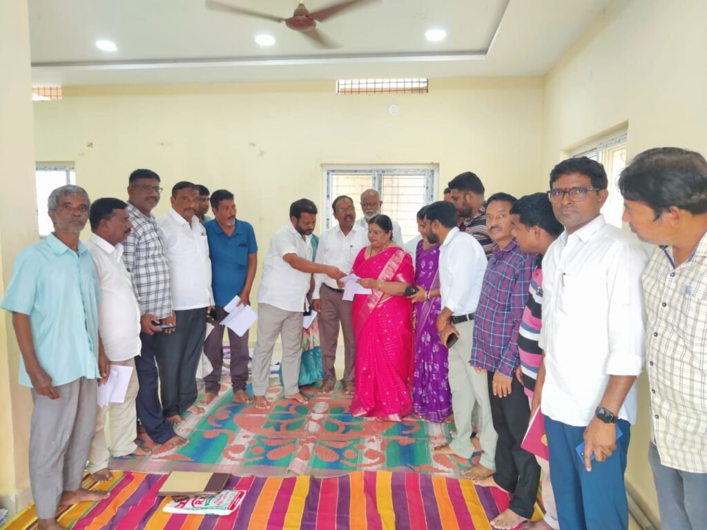 ఓటరు జాబితాలో వివరాలు సరిచూసుకోవాలి: ఆర్‌డీవో రమాదేవి