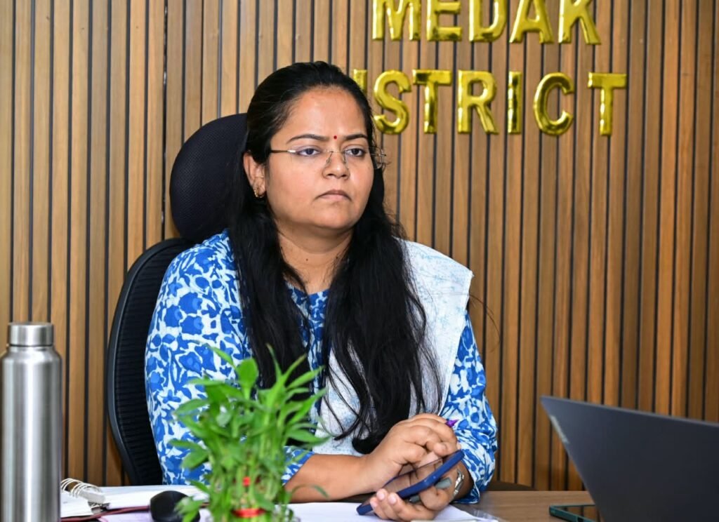 ఓటర్ల సవరణకు వేగం పెంచాలి