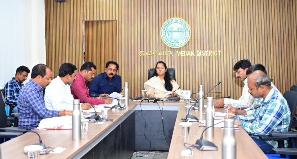 ఖనిజాల లీజులతో రెవెన్యూ ఆదాయం పెంచాలి..