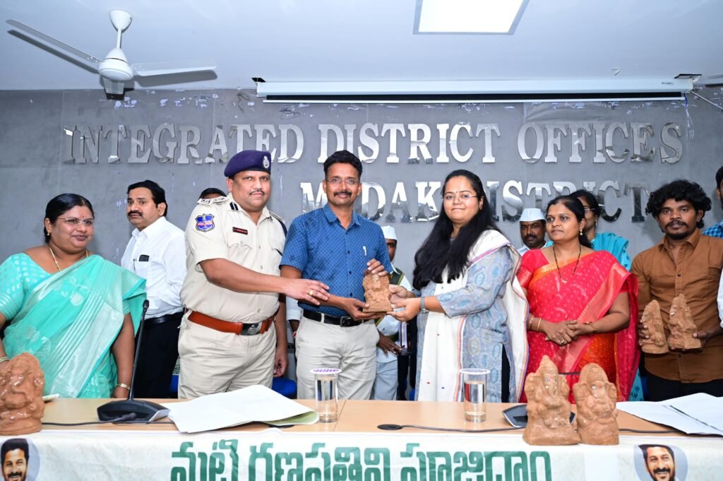 సామరస్యంతో సంతోషంగా వినాయక చవితి వేడుకలు