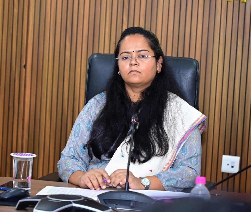 రుణ లక్ష్యాలను సాధించాలి