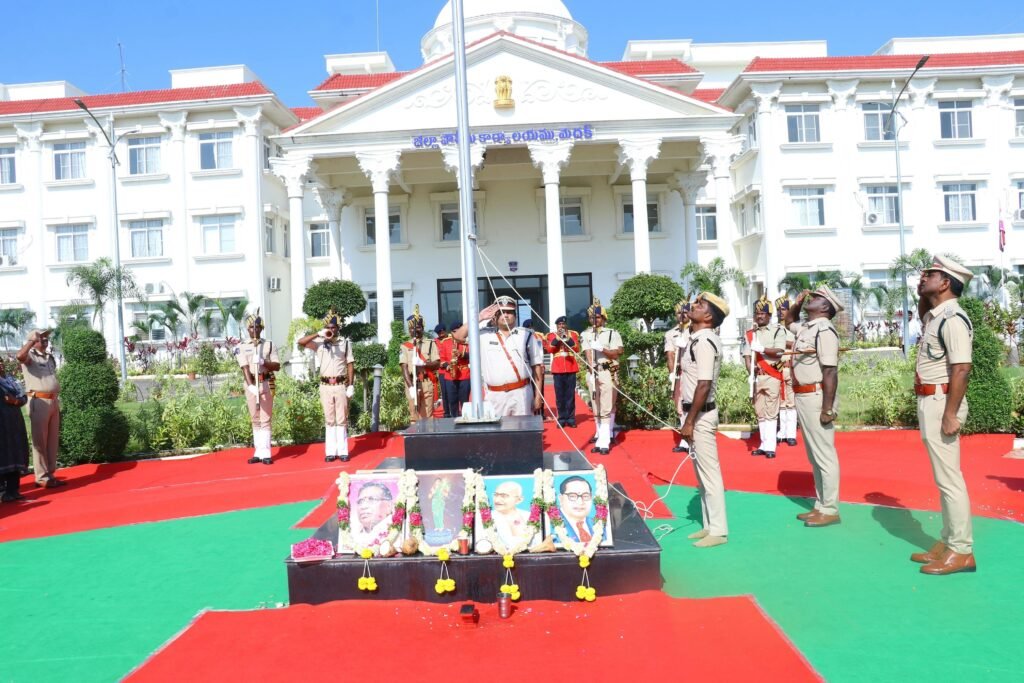 ప్రజల భద్రతే పోలీసుల ప్రధాన బాధ్యత