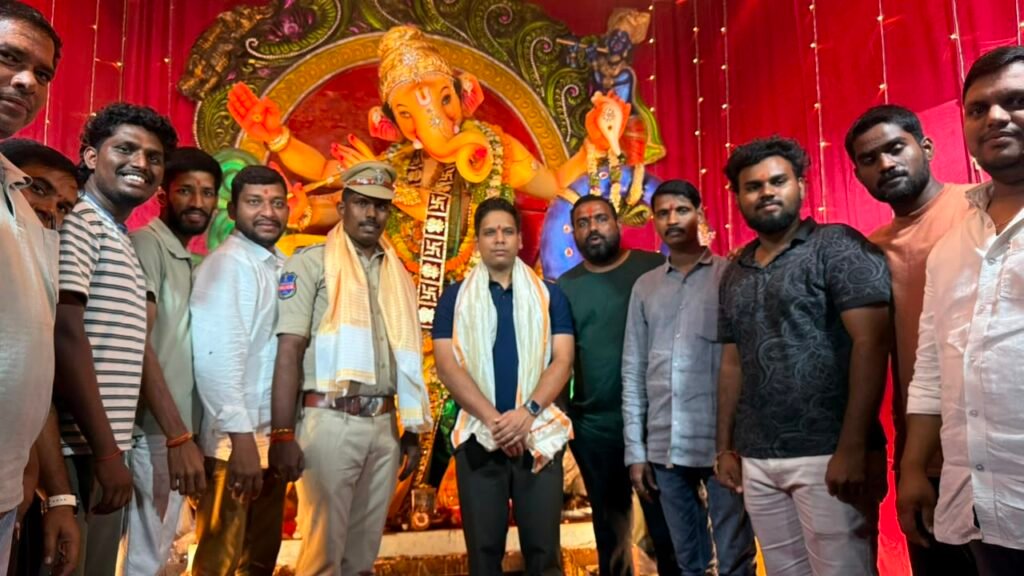 గణేష్ మండపాలను పరిశీలించిన అదనపు ఎస్పీ విక్రాంత్ కుమార్ సింగ్