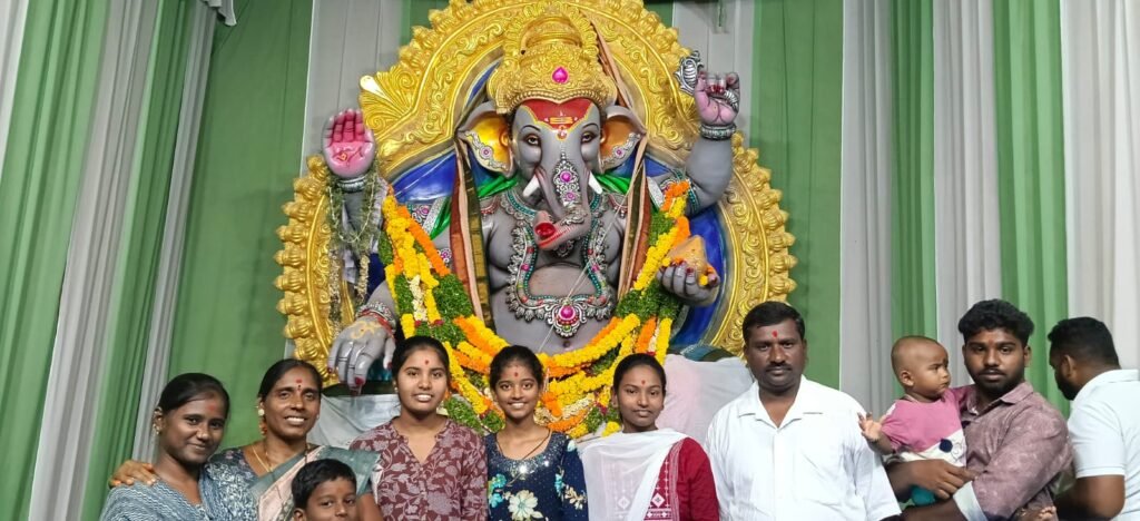 బి.జె.ఆర్.వై గణనాథుడికి ఘనంగా పూజలు 