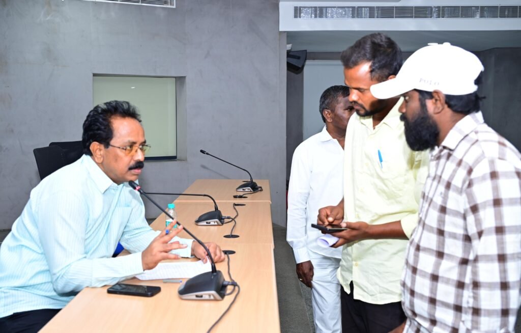 ప్రజావాణి దరఖాస్తులను తక్షణమే పరిష్కరించాలి జిల్లా అదనపు కలెక్టర్ నగేష్